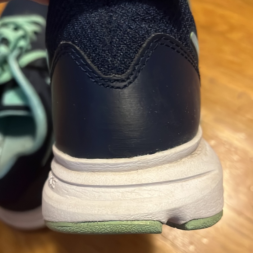 Nikes size 8 blue and green sneakers - Picture 7 of 8